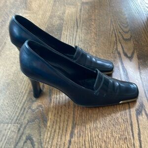 ESCADA Black Leather Pumps Size 40 Italy Excellent Condition